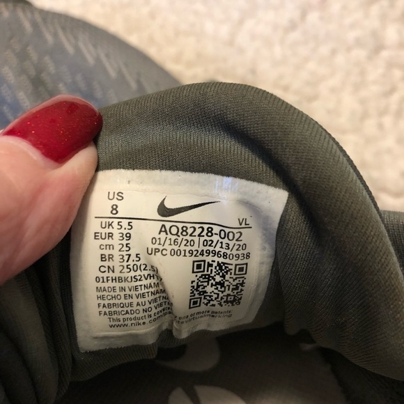 Women’s Nike Zoom Running Shoes Size 8. Grey. - Picture 4 of 16